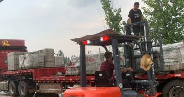 内蒙古 黄金麻冰裂纹，地铺石装车