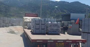 内蒙古 芝麻白仿形路沿石，直形路沿石