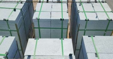 内蒙古 芝麻白花岗岩5公分地铺石 花岗岩厂家工厂装车日常