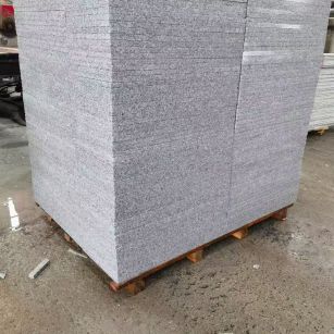 内蒙古 芝麻白火烧面1.8厚300*600地铺石，尺寸标准，厚薄均匀