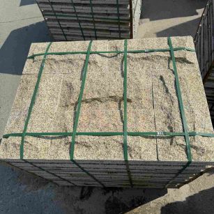 内蒙古 黄金麻花岗岩石材自然面蘑菇石成品