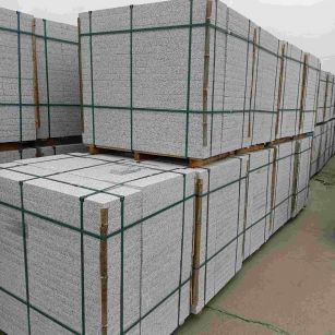 内蒙古 白麻花岗岩石材荔枝面地铺石（300*600*50）