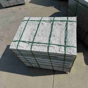 内蒙古 白麻花岗岩石材自然面蘑菇石成品