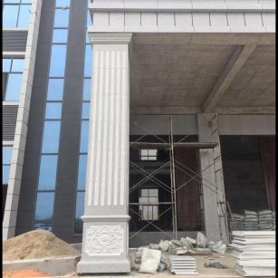 内蒙古 芝麻白光面花岗岩门楼大柱（罗马柱）配雕花底座