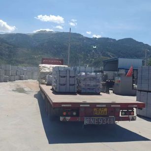 内蒙古 芝麻白仿形路沿石，直形路沿石