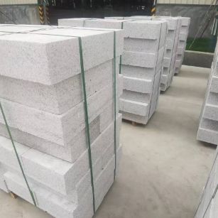 内蒙古 白麻花岗岩路沿石，立缘石，平缘石，路牙石，道牙石，马路牙子等