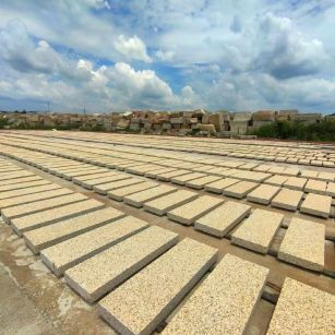 内蒙古 黄金麻荔枝面花岗岩石材地铺石防护中