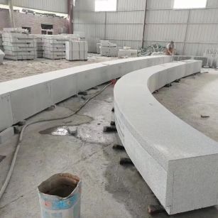 内蒙古芝麻白花岗岩石板材 园林光面弧形坐凳