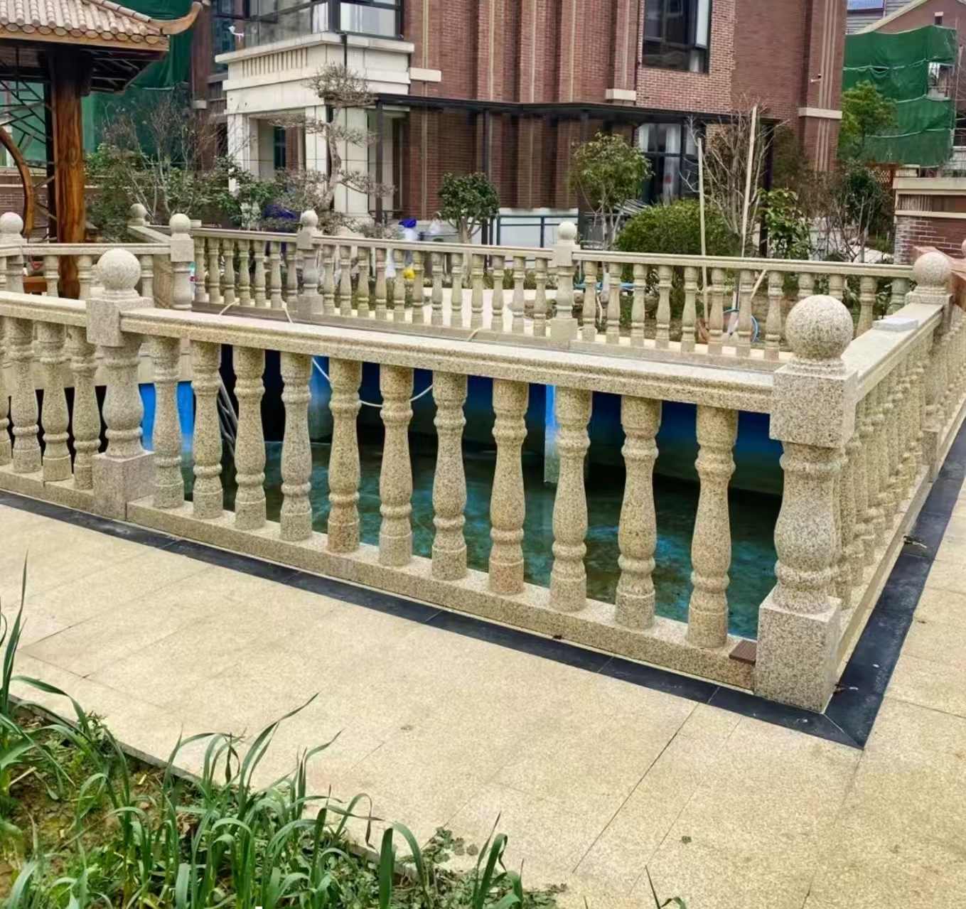 内蒙古黄金麻花岗岩石材栏杆，扶手，将军柱，花瓶柱