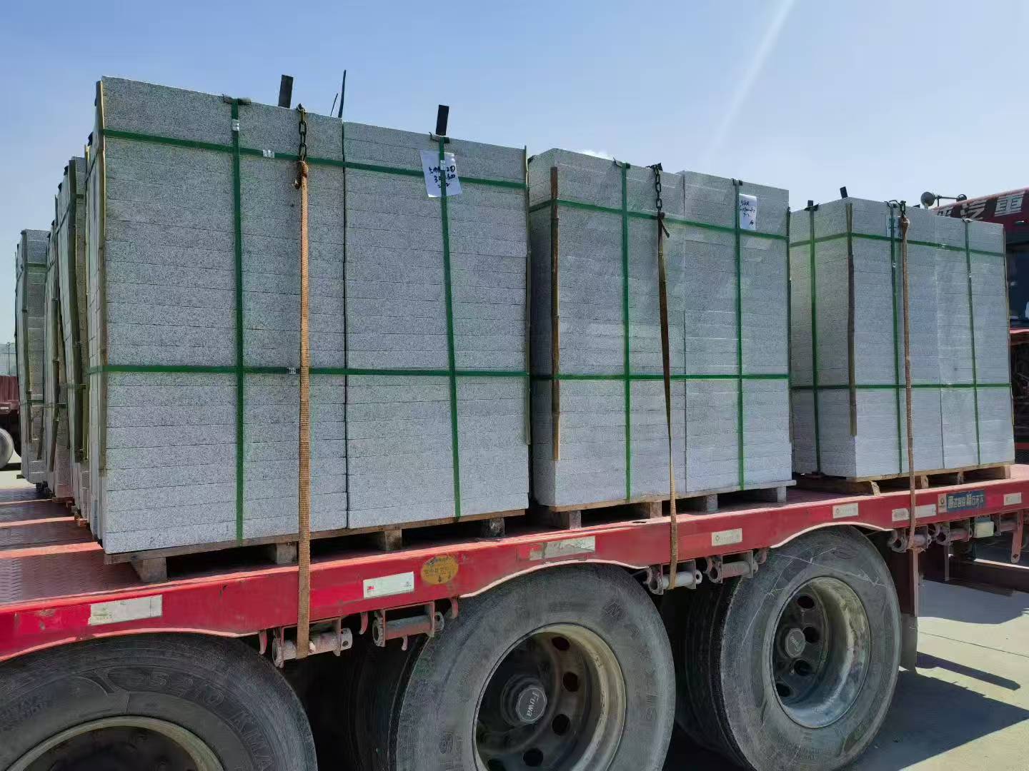 内蒙古芝麻白花岗岩出货日常地铺石