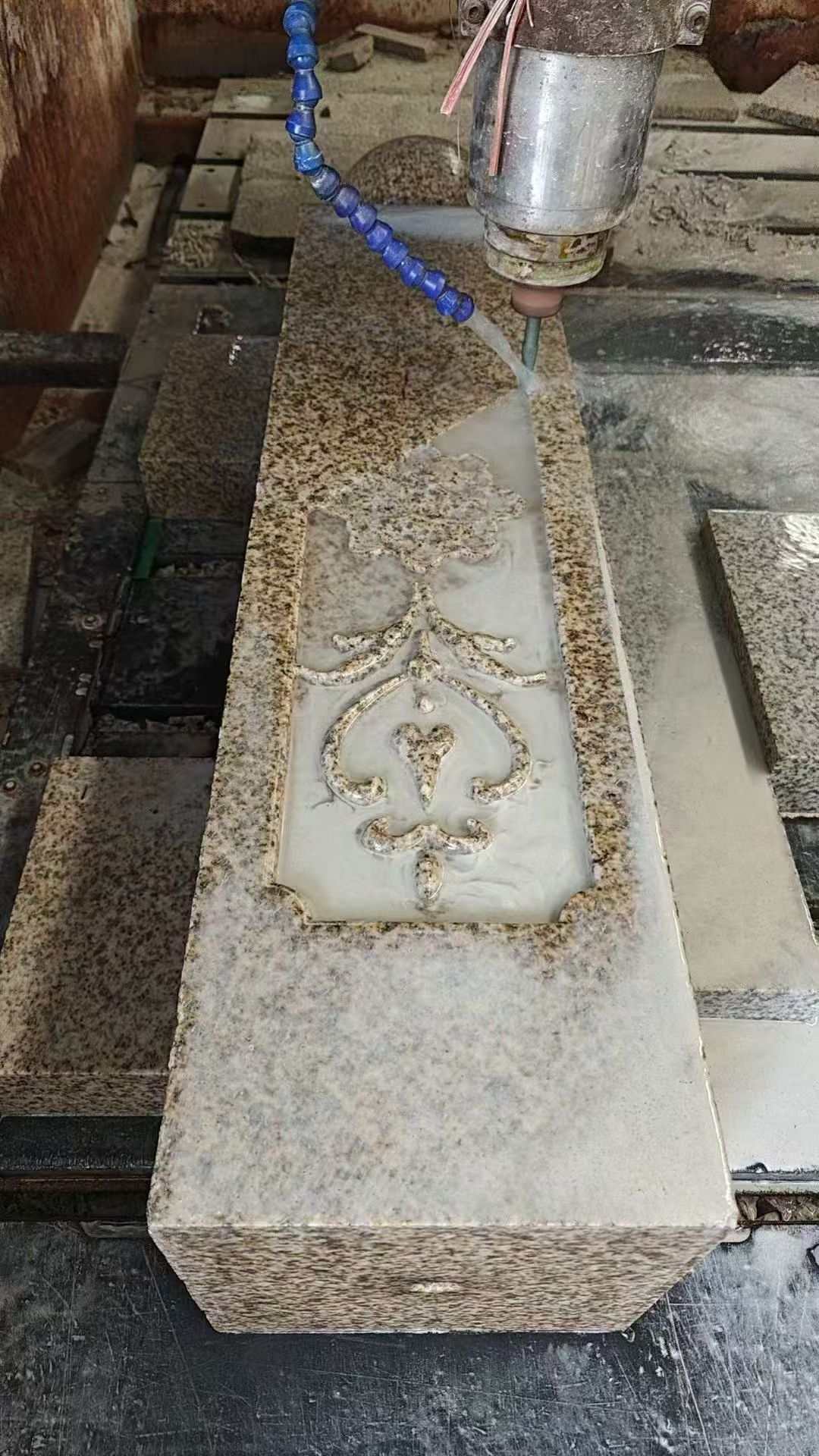 内蒙古 黄金麻花岗岩异形加工雕刻栏杆大柱