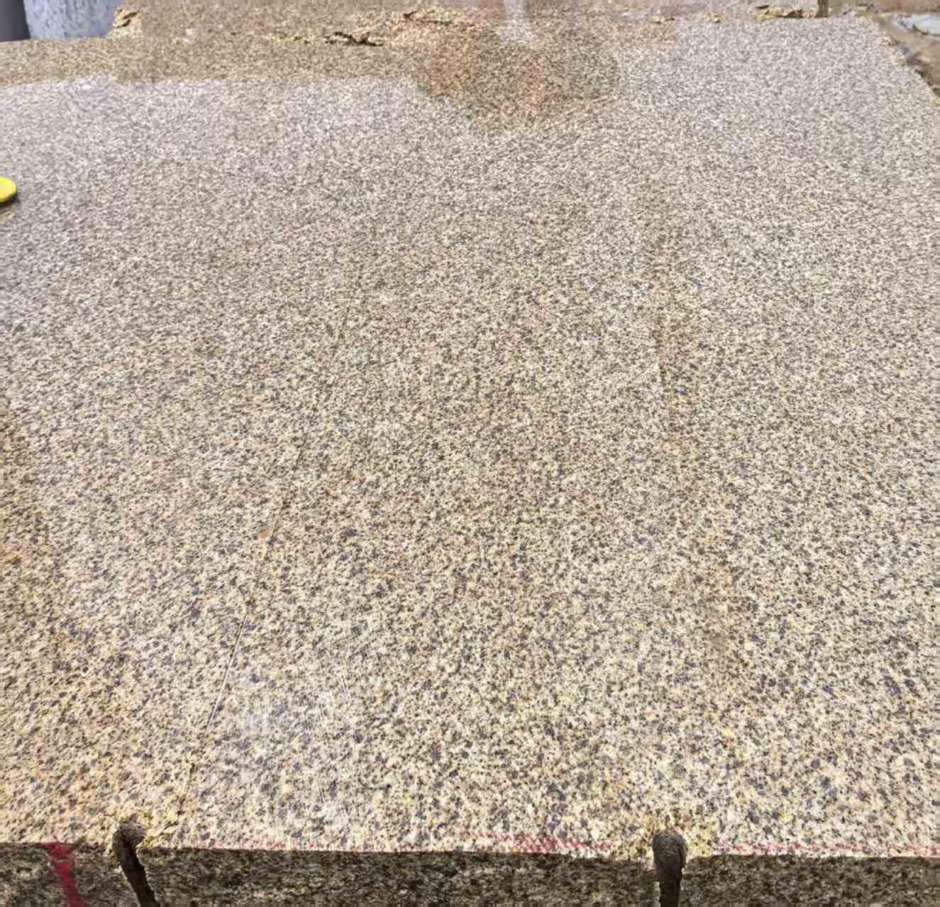 内蒙古 黄金麻花岗岩石材方料