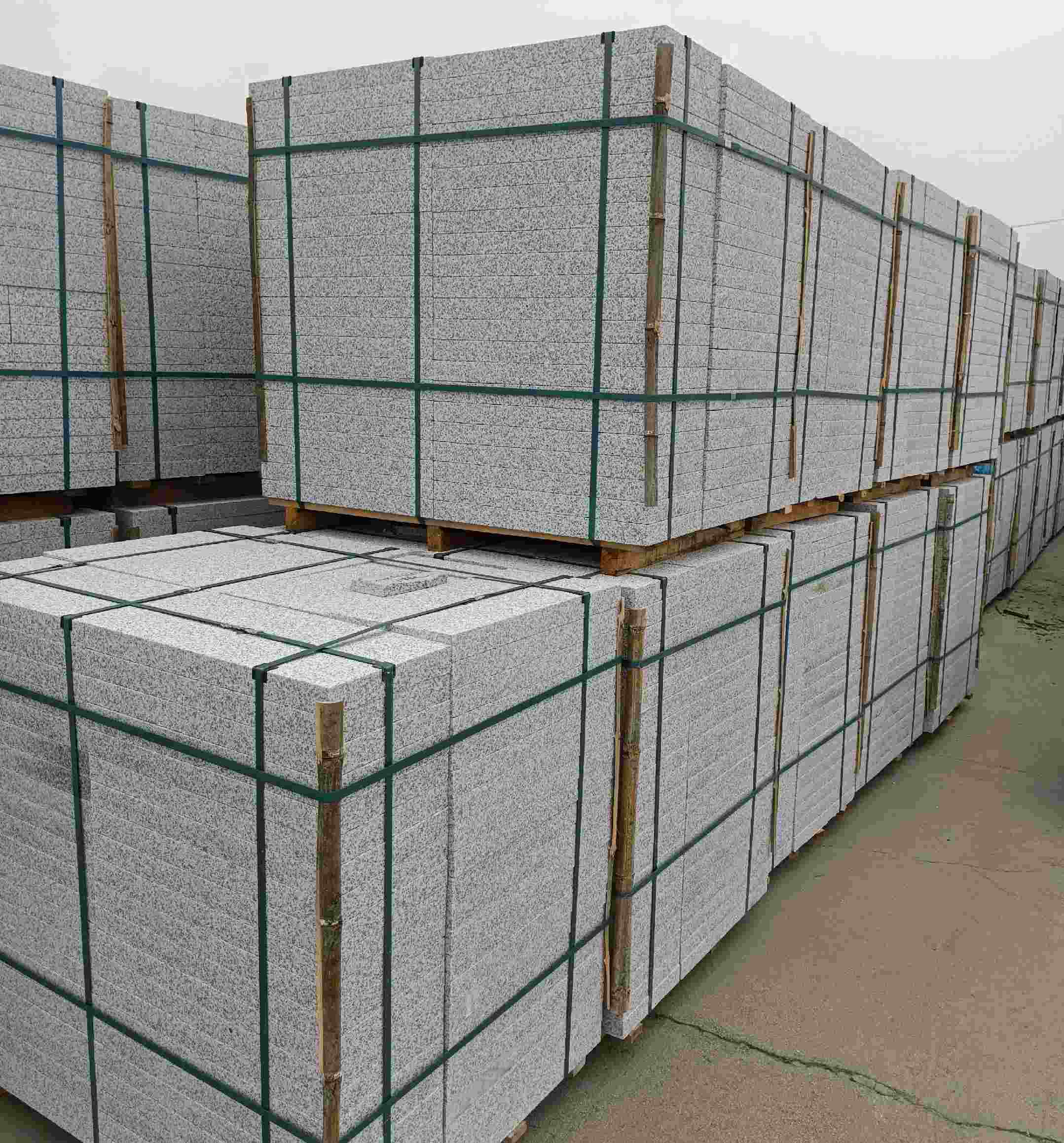 内蒙古 白麻花岗岩石材荔枝面地铺石（300*600*50）