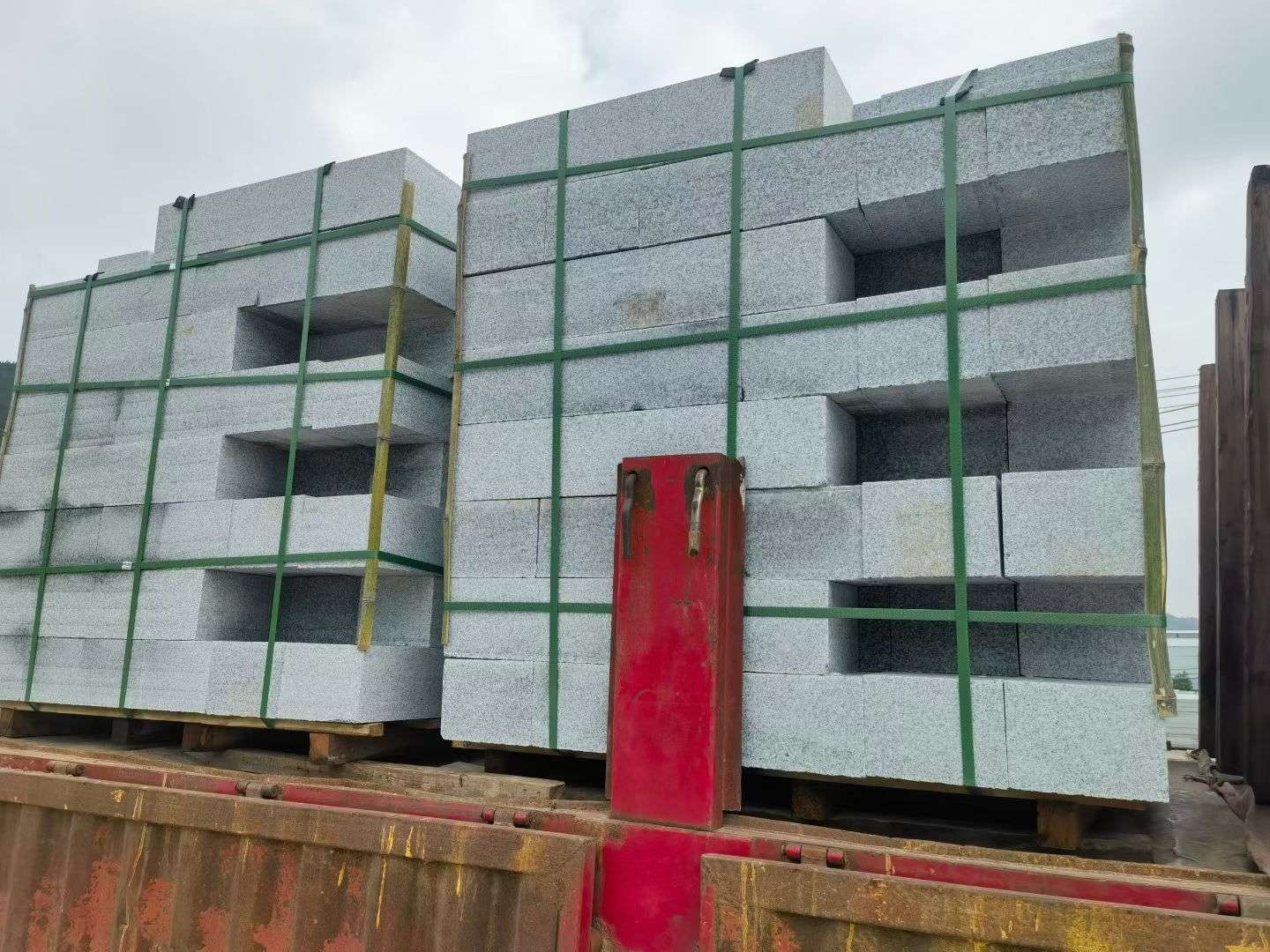 内蒙古 芝麻白花岗岩路沿石，平石，路侧石，马路牙子，路缘石，立缘石，平缘石等