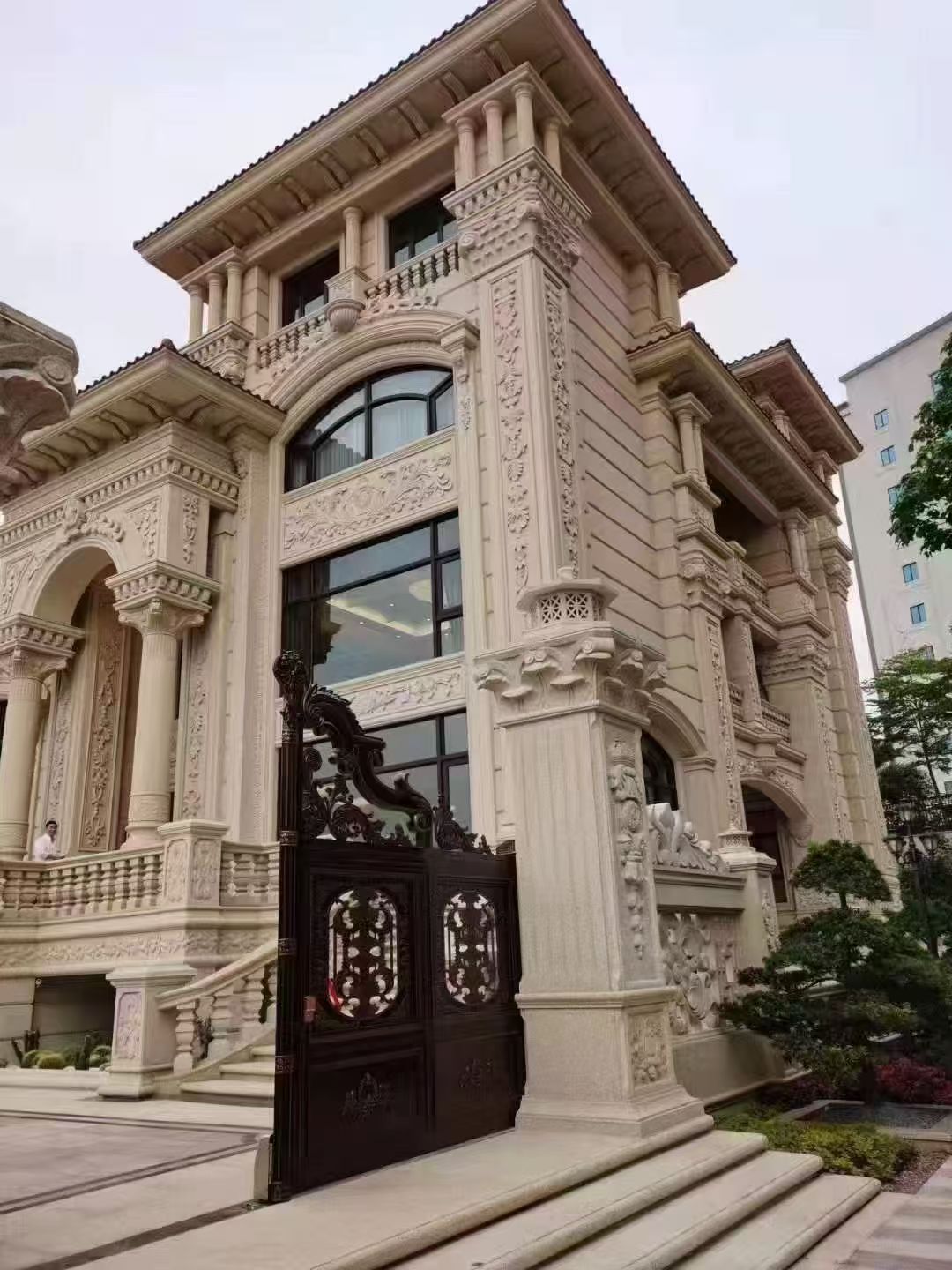 内蒙古 黄金麻花岗岩别墅外墙干挂效果展示