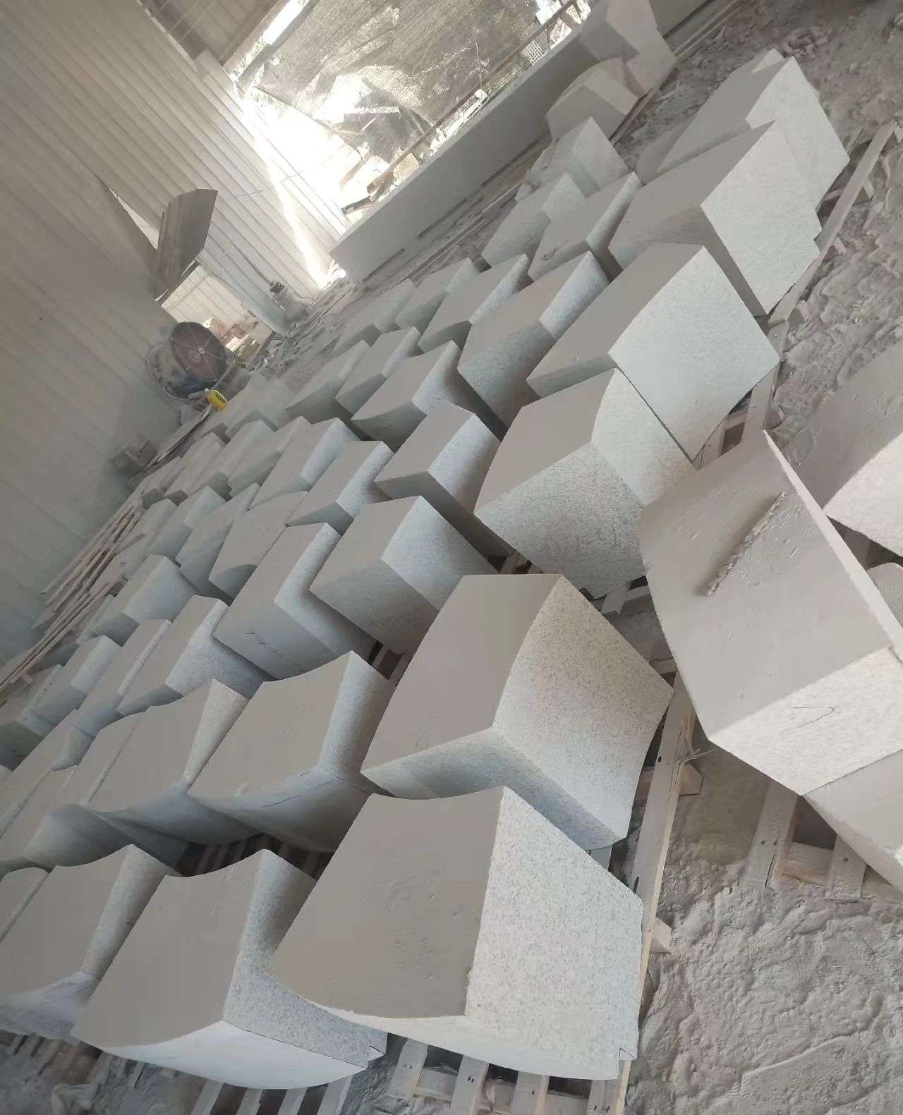 内蒙古 白麻花岗岩异形坐凳