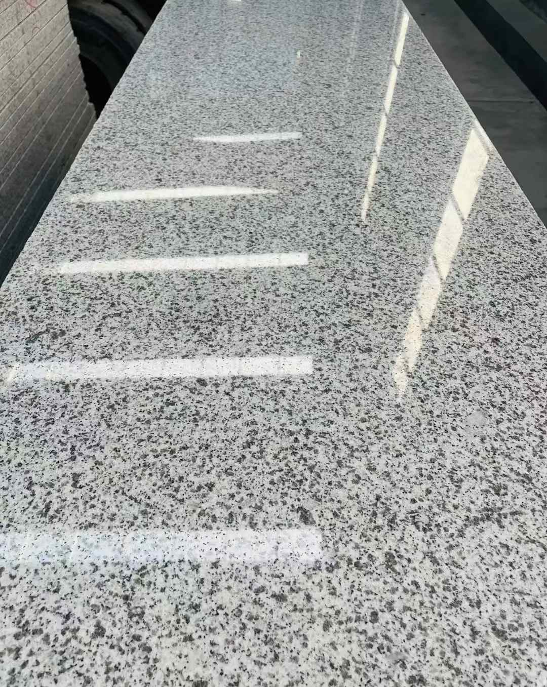 内蒙古 白麻花岗岩光面毛板